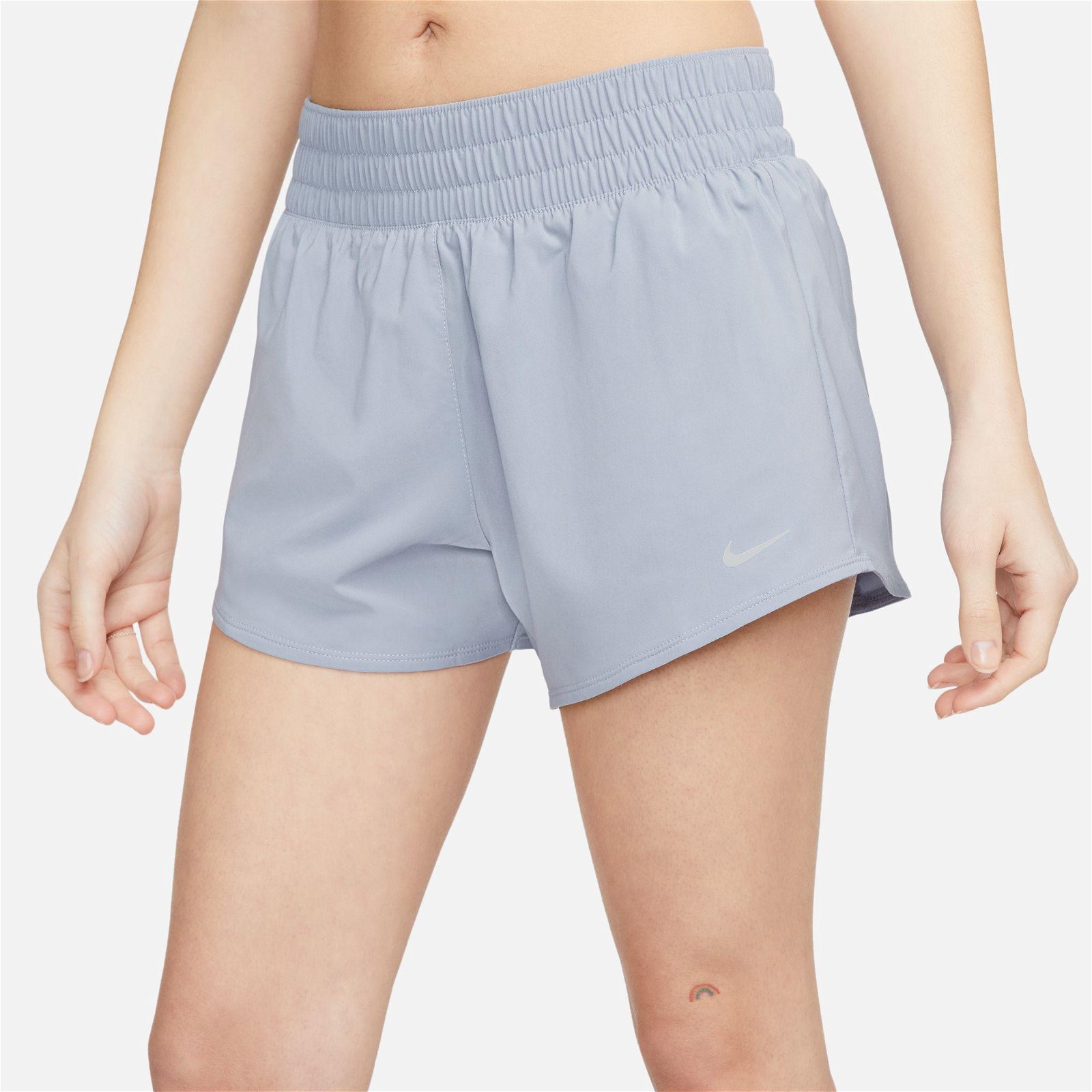 Nike One Dri-Fit Mid Rise 3 inç Short Kadın Gri Şort