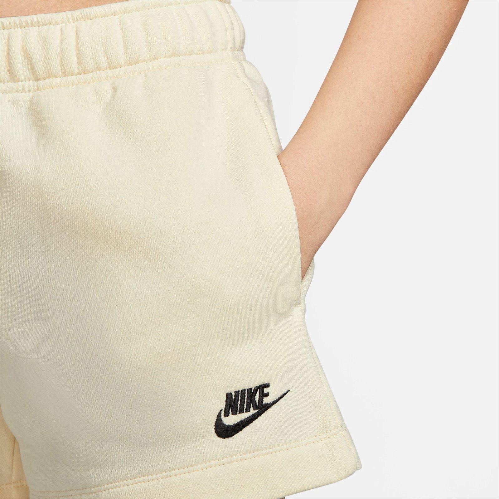 Nike Sportswear Club Fleece Mid Rise Short Kadın Krem Şort