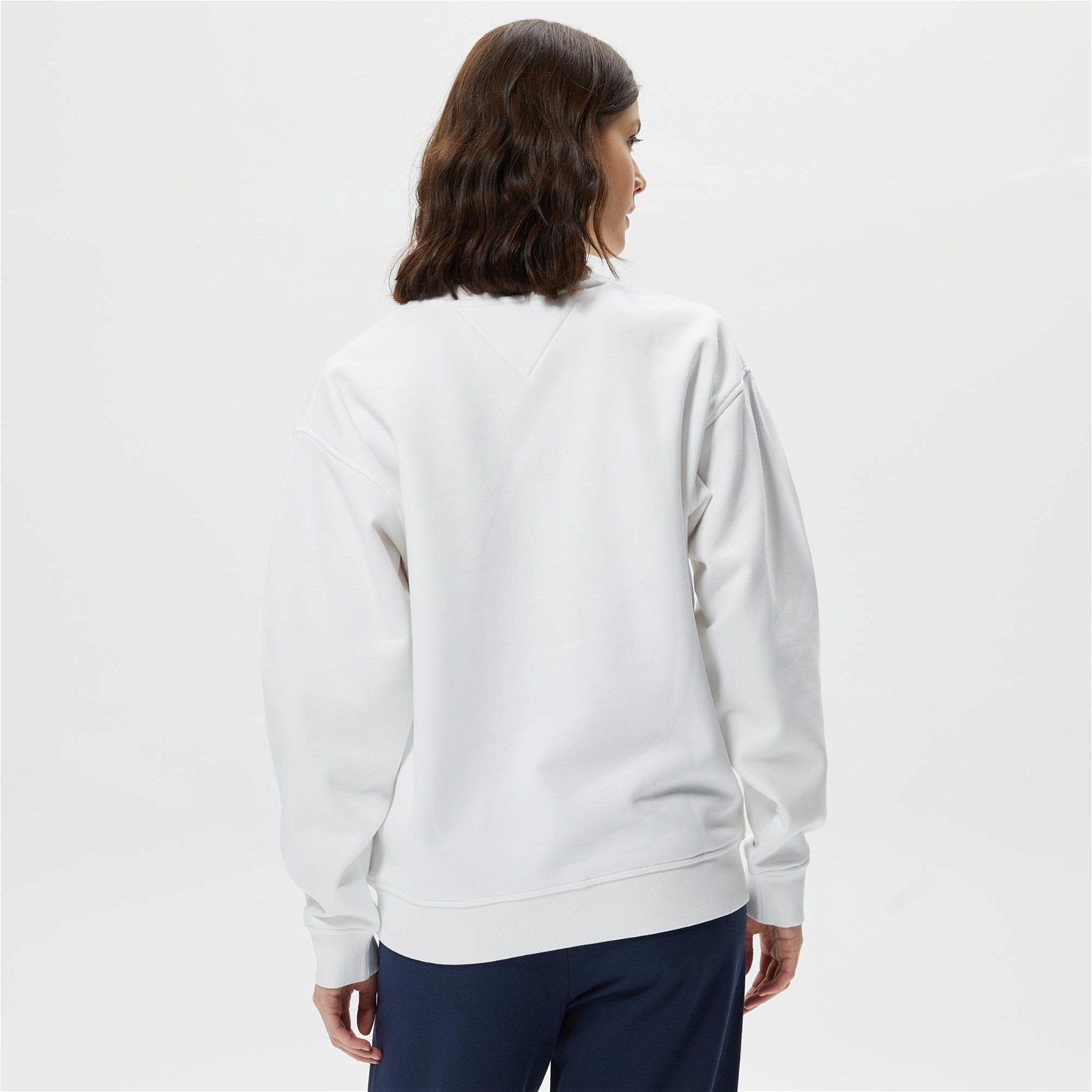 Tommy Jeans Relaxed Archive 1 Crew Kadın Beyaz Sweatshirt