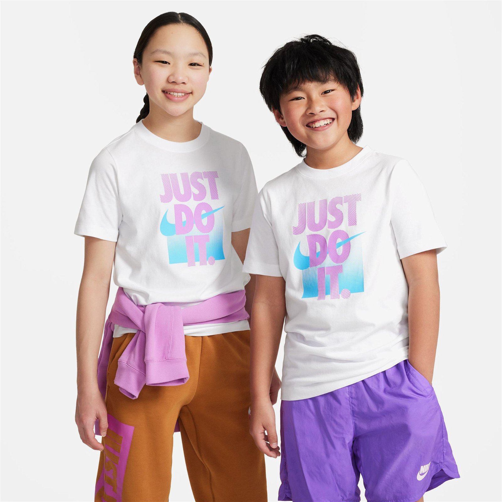 Nike Sportswear Core Brandmark Çocuk Beyaz T-Shirt