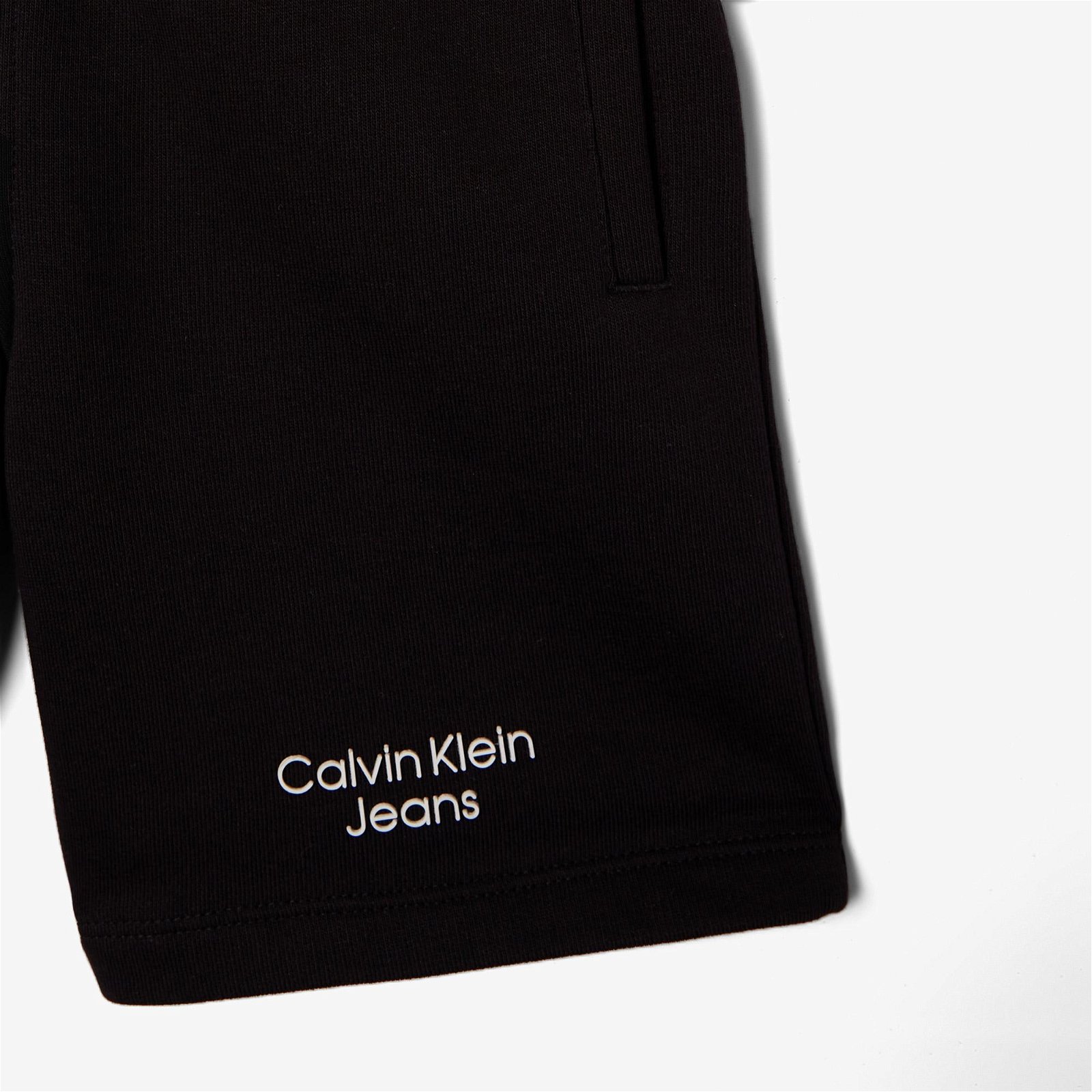 Calvin Klein Jeans Stack Logo Jogger Çocuk Siyah Şort