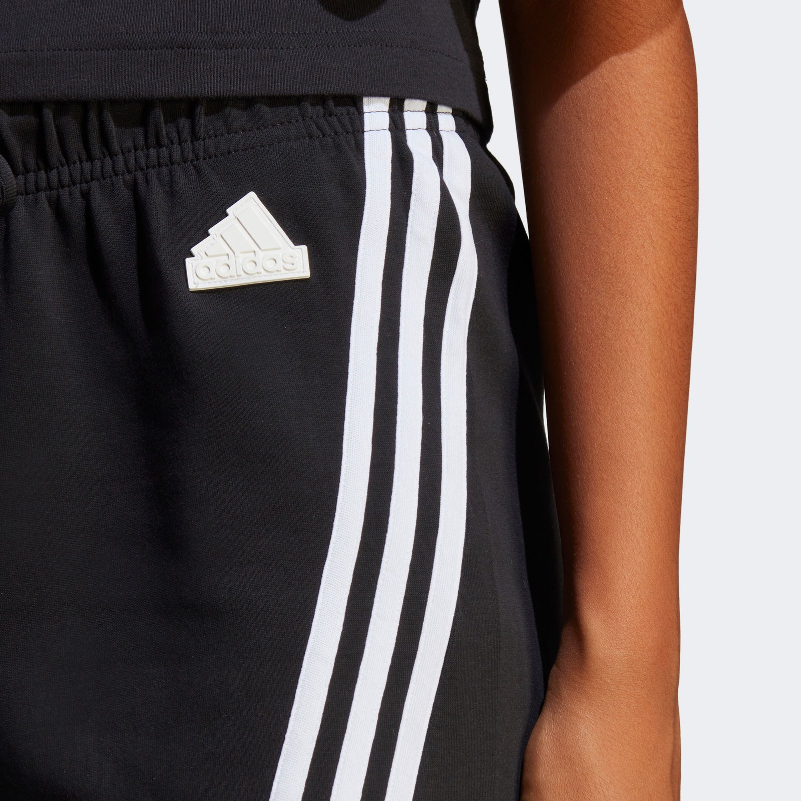 adidas Future Icons 3-Stripes  Kadın Siyah Şort