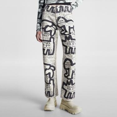  Tommy Jeans X Keith Haring Exhibit Poster Kadın Bej Pantolon
