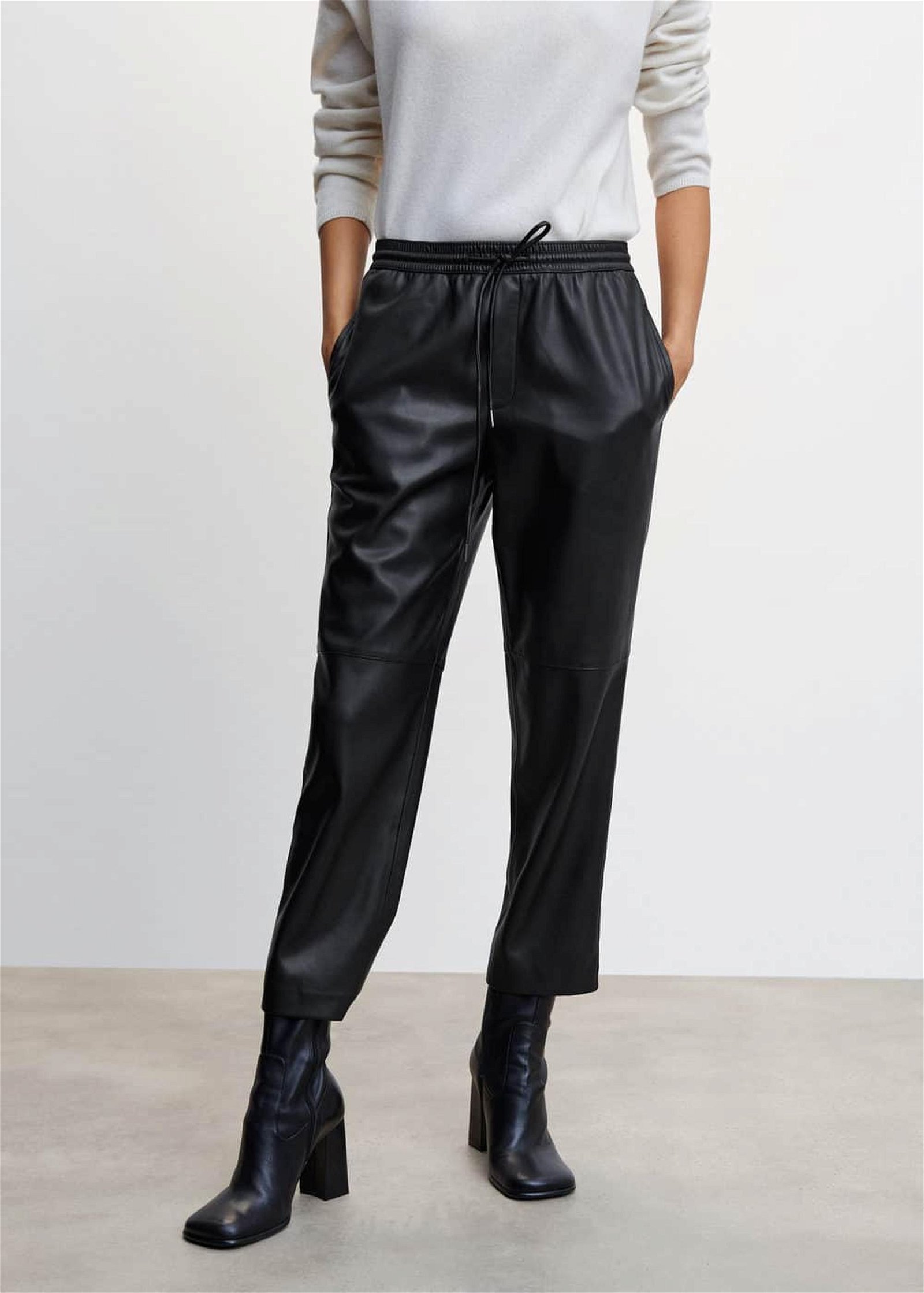 Mango Kadın Deri Görünümlü Beli Elastik Pantolon Siyah