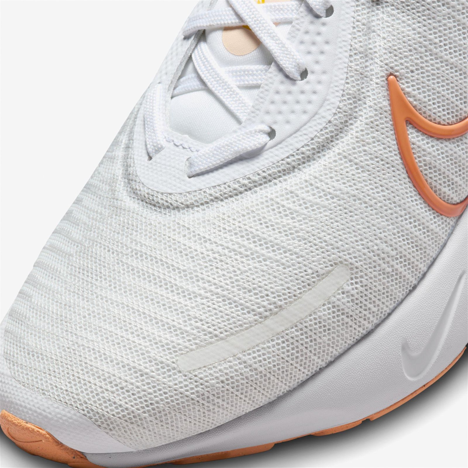 Nike Renew Run 4 Kadın Beyaz Spor Ayakkabı