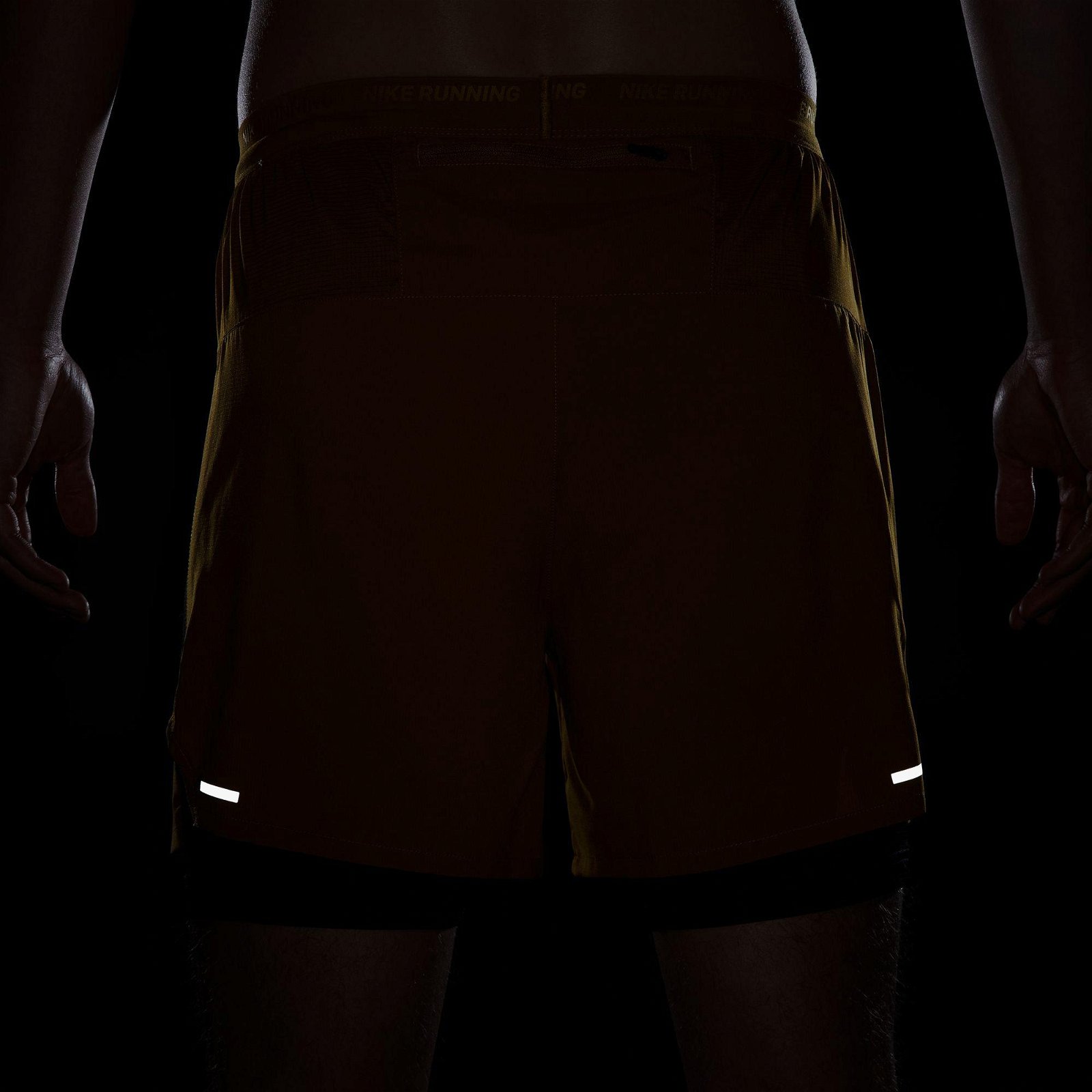 Nike Dri-FIT Stride 13 cm Hybrid Erkek Sarı Şort