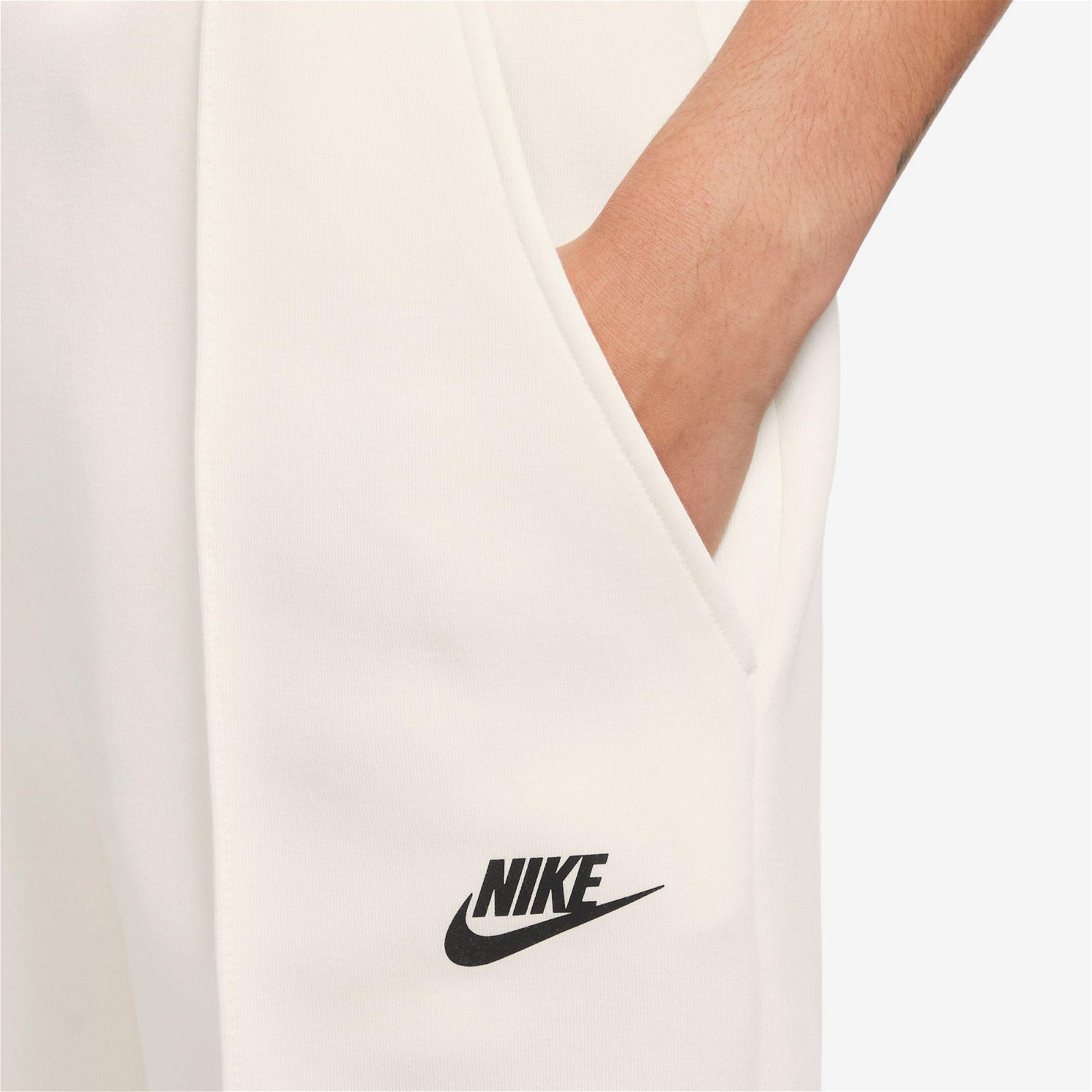 Nike Sportswear Tech Fleece Mid Rise Kadın Beyaz Eşofman Altı