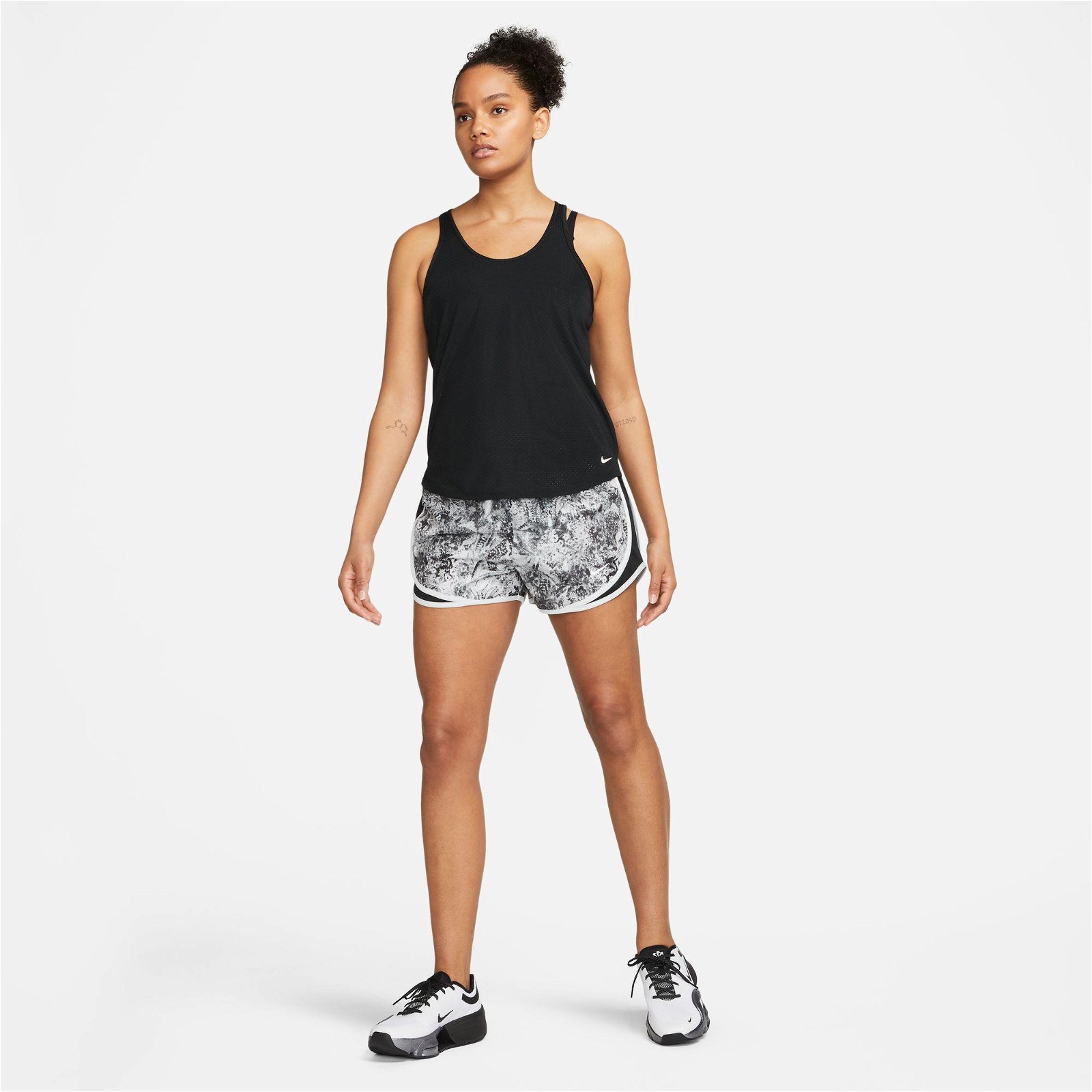 Nike One Dri-FIT Breathe Tank Kadın Siyah Kolsuz T-Shirt