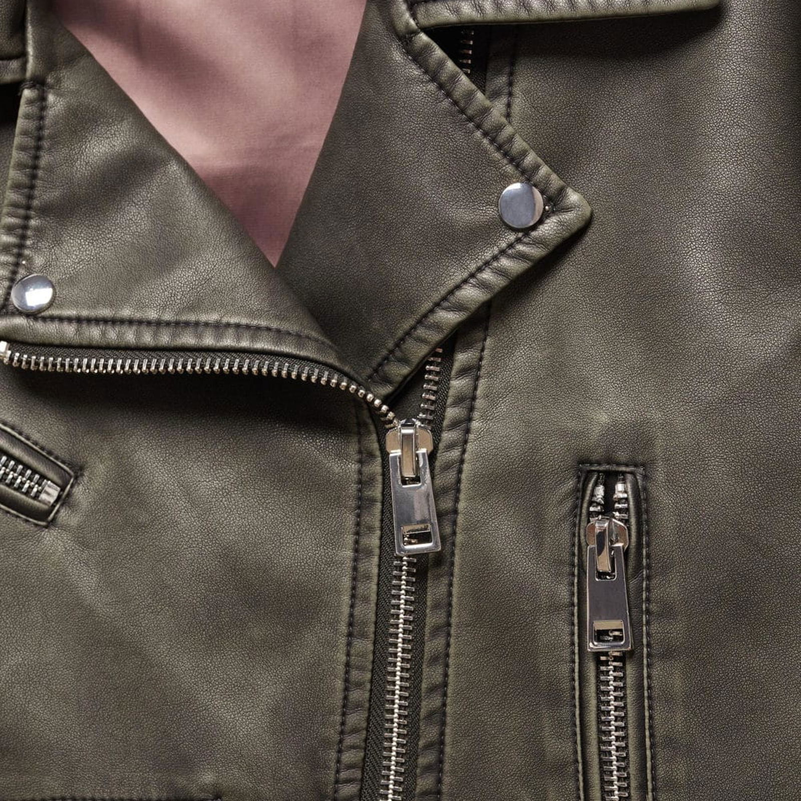 Mango Kadın Eskitilmiş Görünümlü Biker Ceket Siyah
