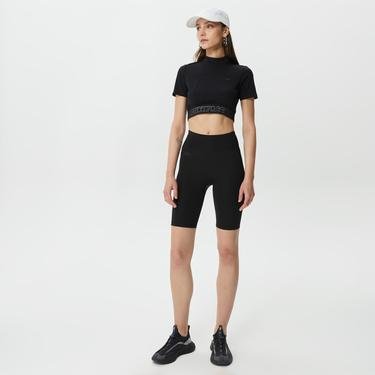  Lacoste Kadın Slim Fit Dik Yaka Baskılı Siyah T-Shirt