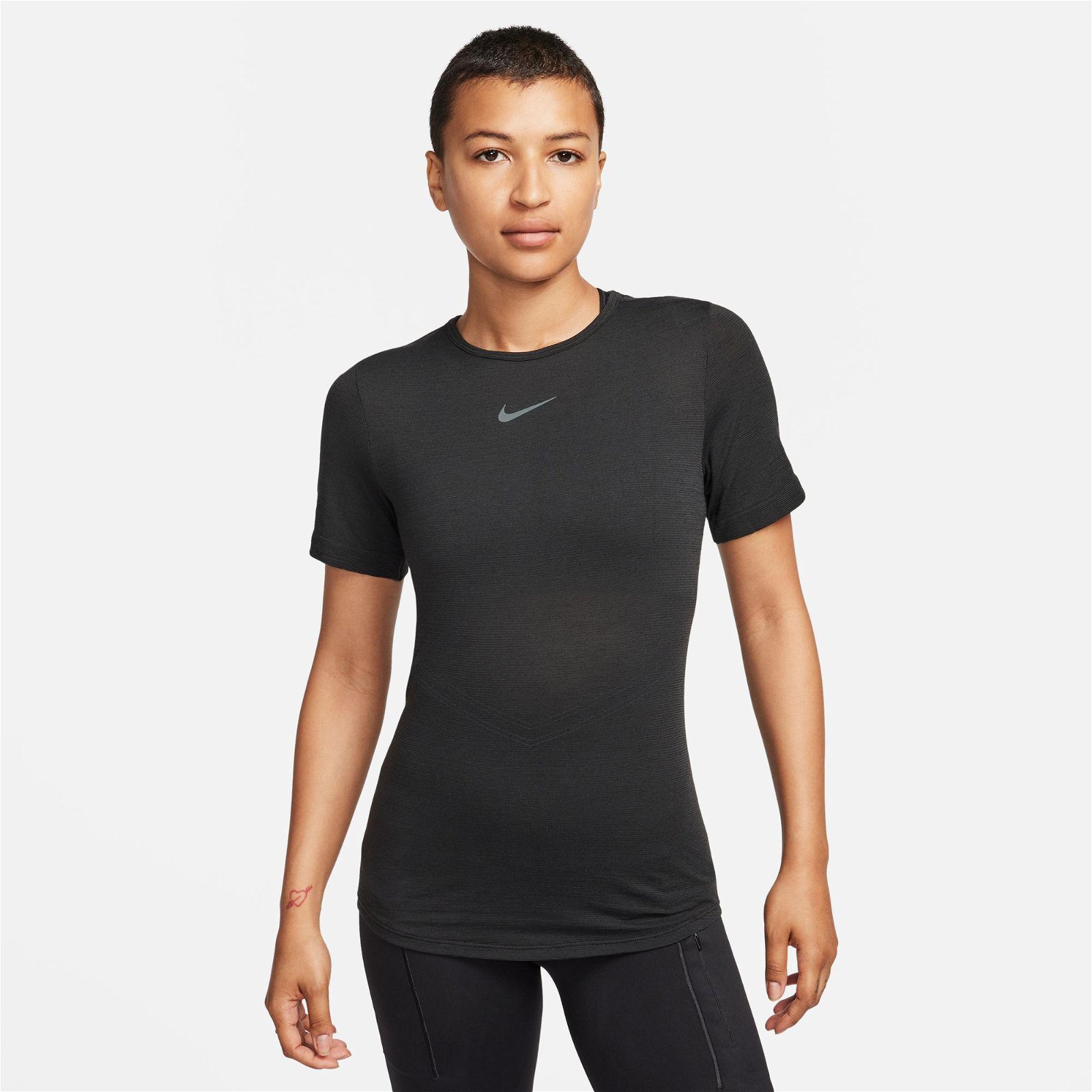 Nike Swift Wool Dri-FIT Top Kadın Siyah T-Shirt