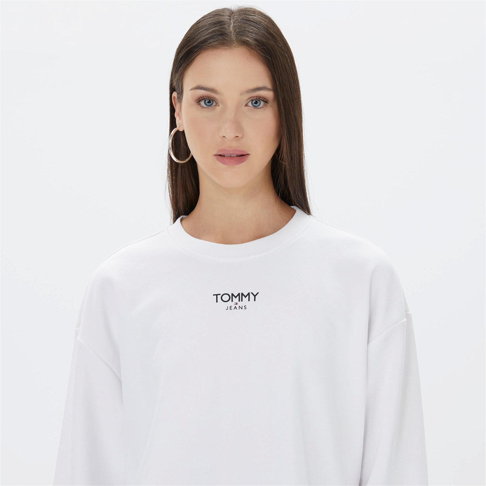 Tommy Jeans Relax Crop Essential Logo Crew Kadın Beyaz Sweatshirt