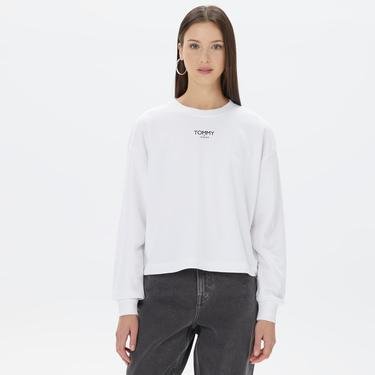  Tommy Jeans Relax Crop Essential Logo Crew Kadın Beyaz Sweatshirt