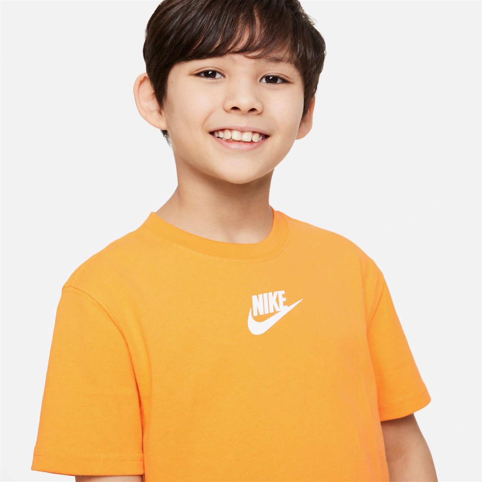 Nike Sportswear Premiun Essentials Çocuk Turuncu T-Shirt