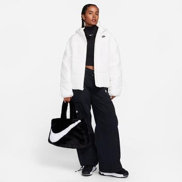  Nike Sportswear Essentials Classic Puffer Kadın Beyaz Mont