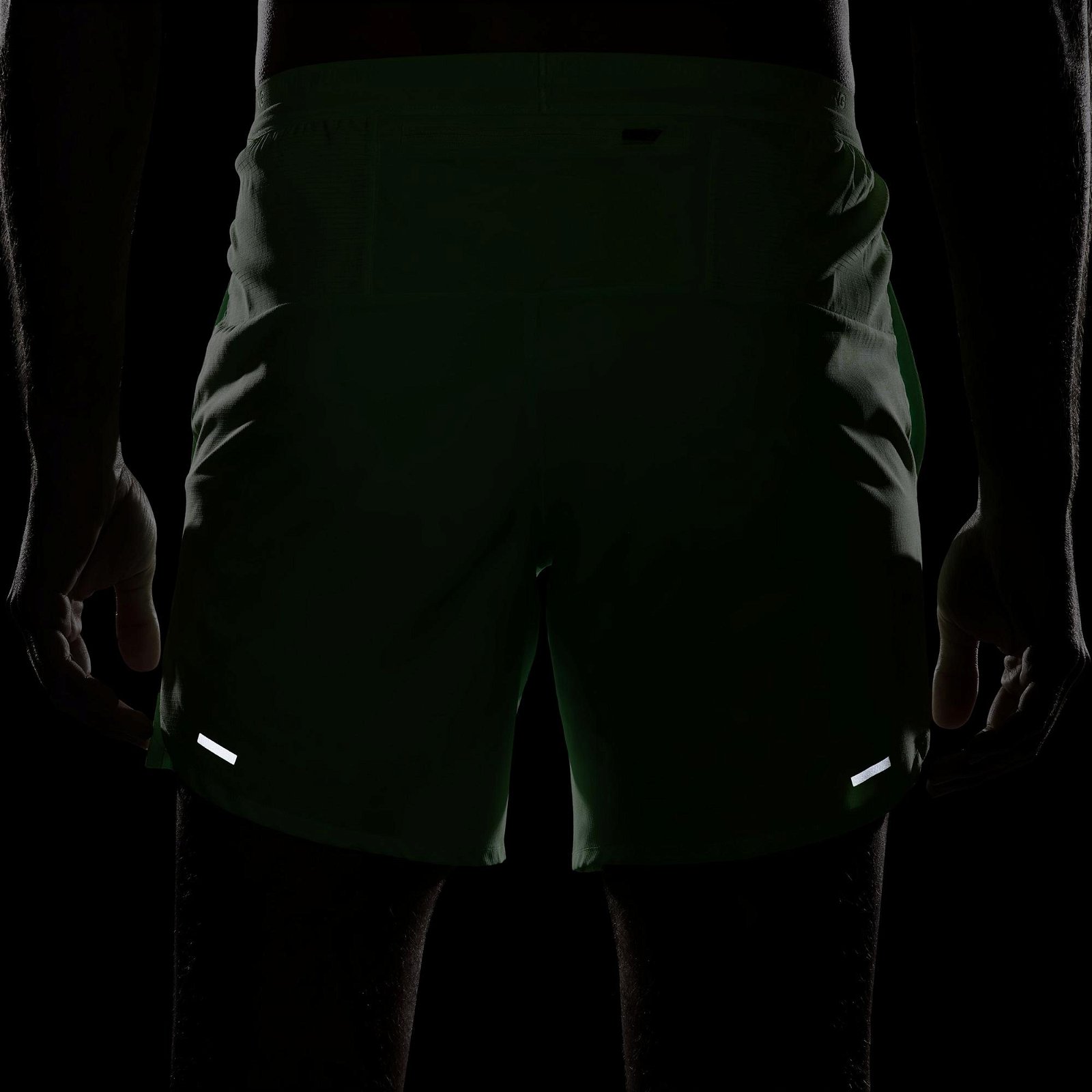 Nike Dri-FIT Stride 18 cm Erkek Yeşil Şort