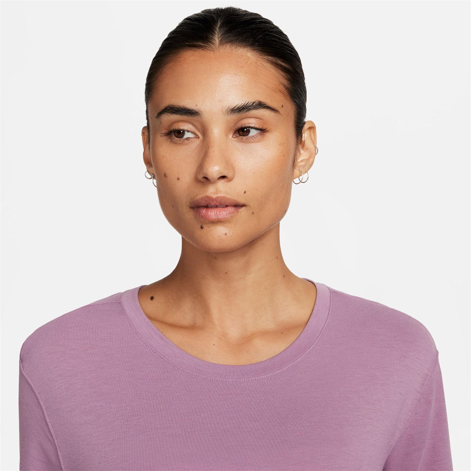 Nike Yoga Dri-FIT Kadın Mor T-Shirt