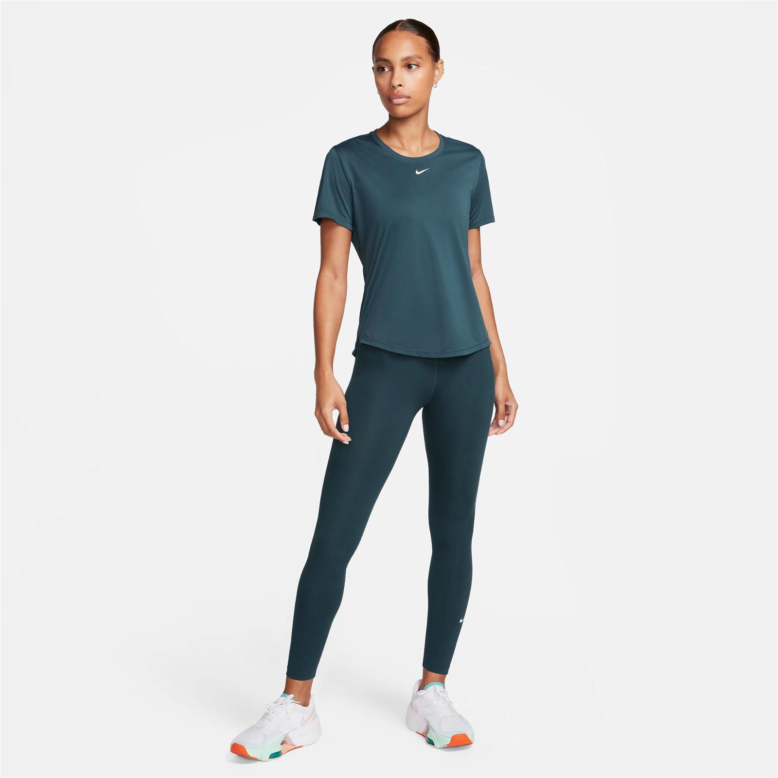 Nike Dri-FIT One Kadın Yeşil T-Shirt