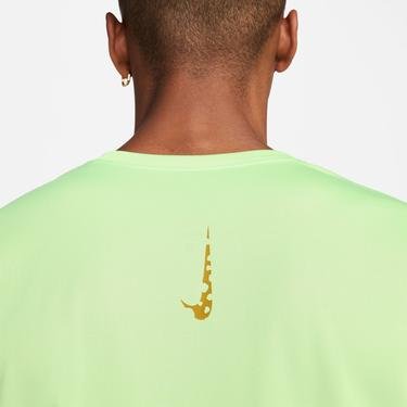  Nike Dri-FIT Erkek Yeşil T-Shirt