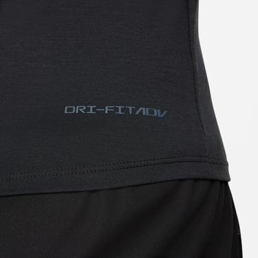  Nike Dri-FIT Adventure Running Division Kadın Siyah Uzun Kollu T-Shirt