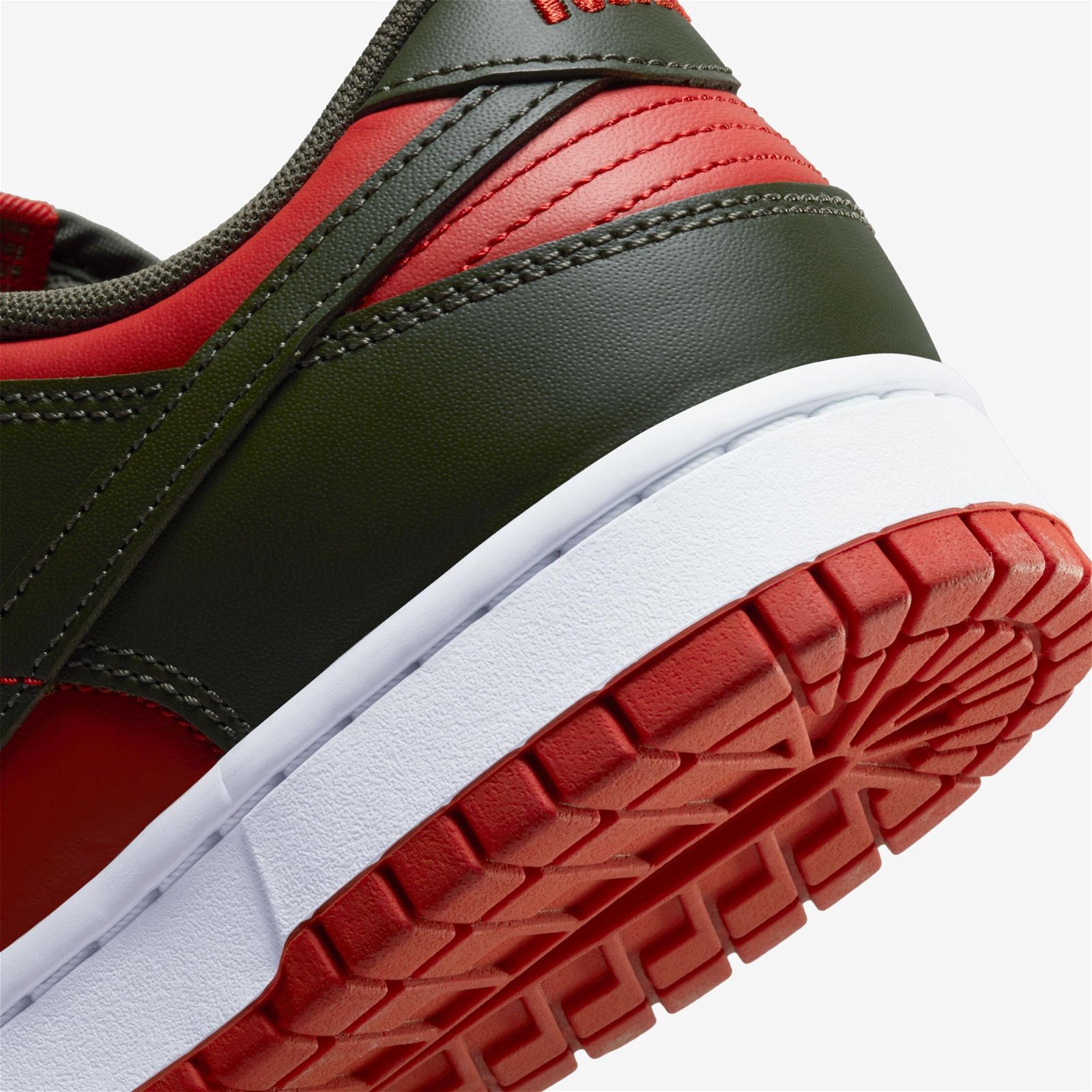 Nike Dunk Low Retro Erkek Kırmızı Spor Ayakkabı