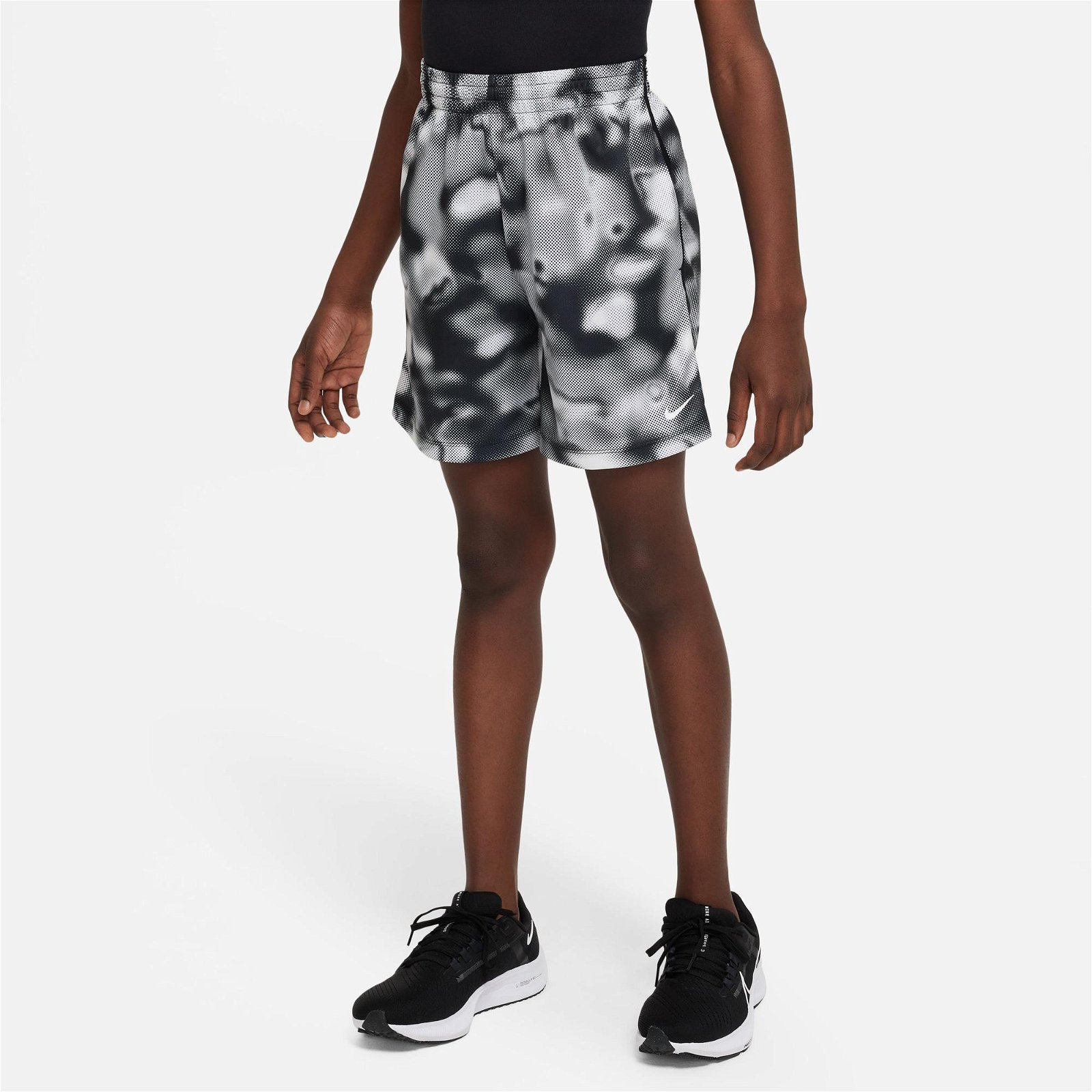 Nike Dri-FIT Multi+ Çocuk Siyah Şort