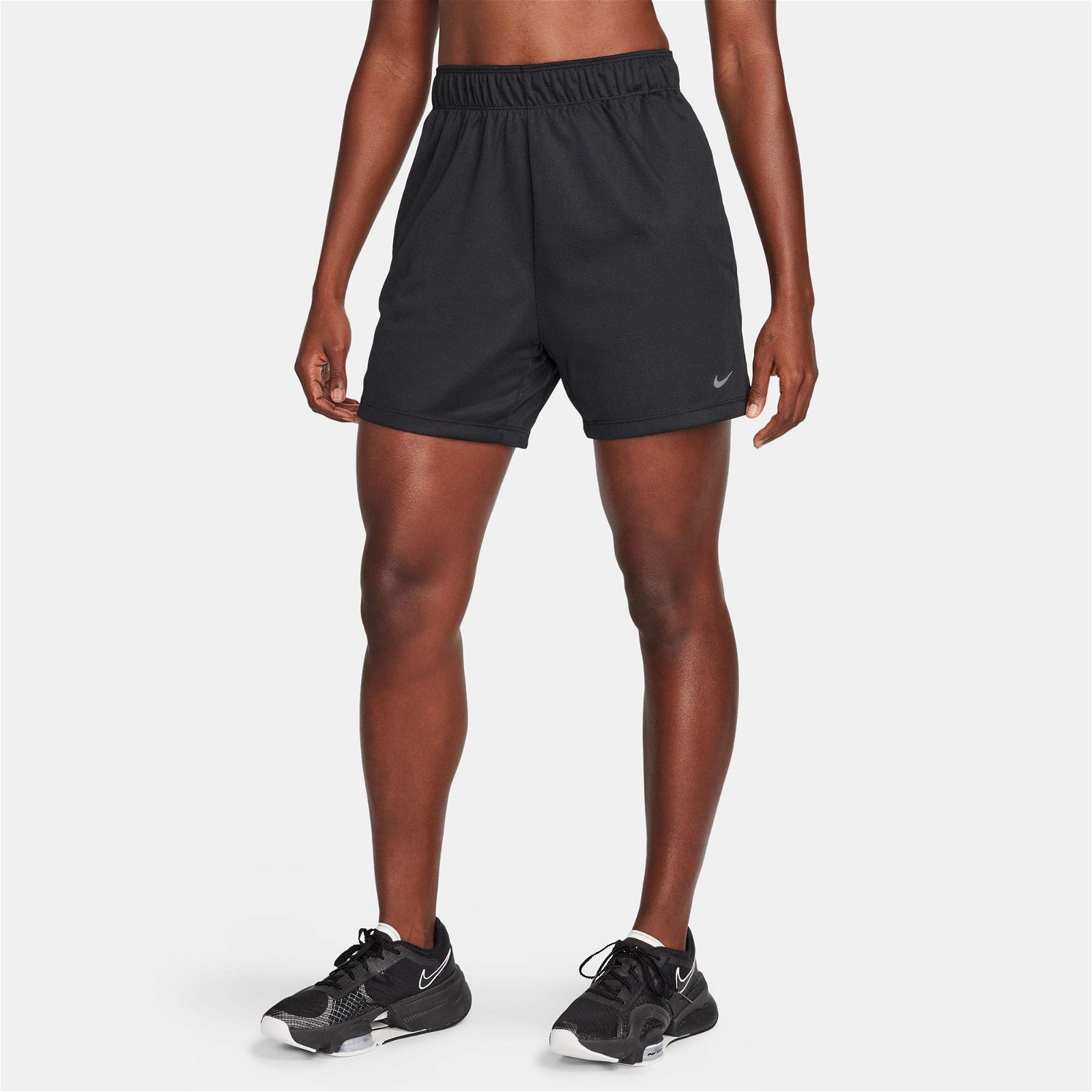 Nike Dri-FIT Attack 13 cm Kadın Siyah Şort