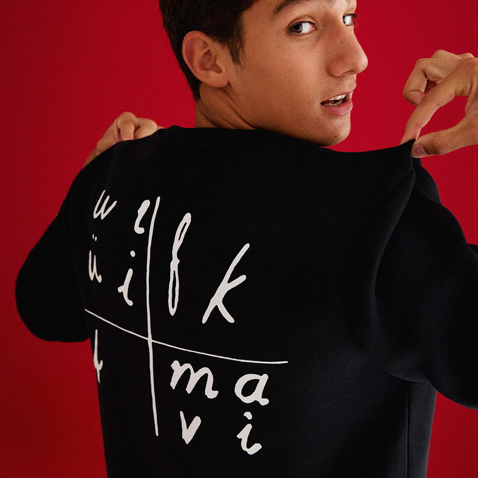 Mavi Alfabe Baskılı Siyah Sweatshirt 0S10068-900