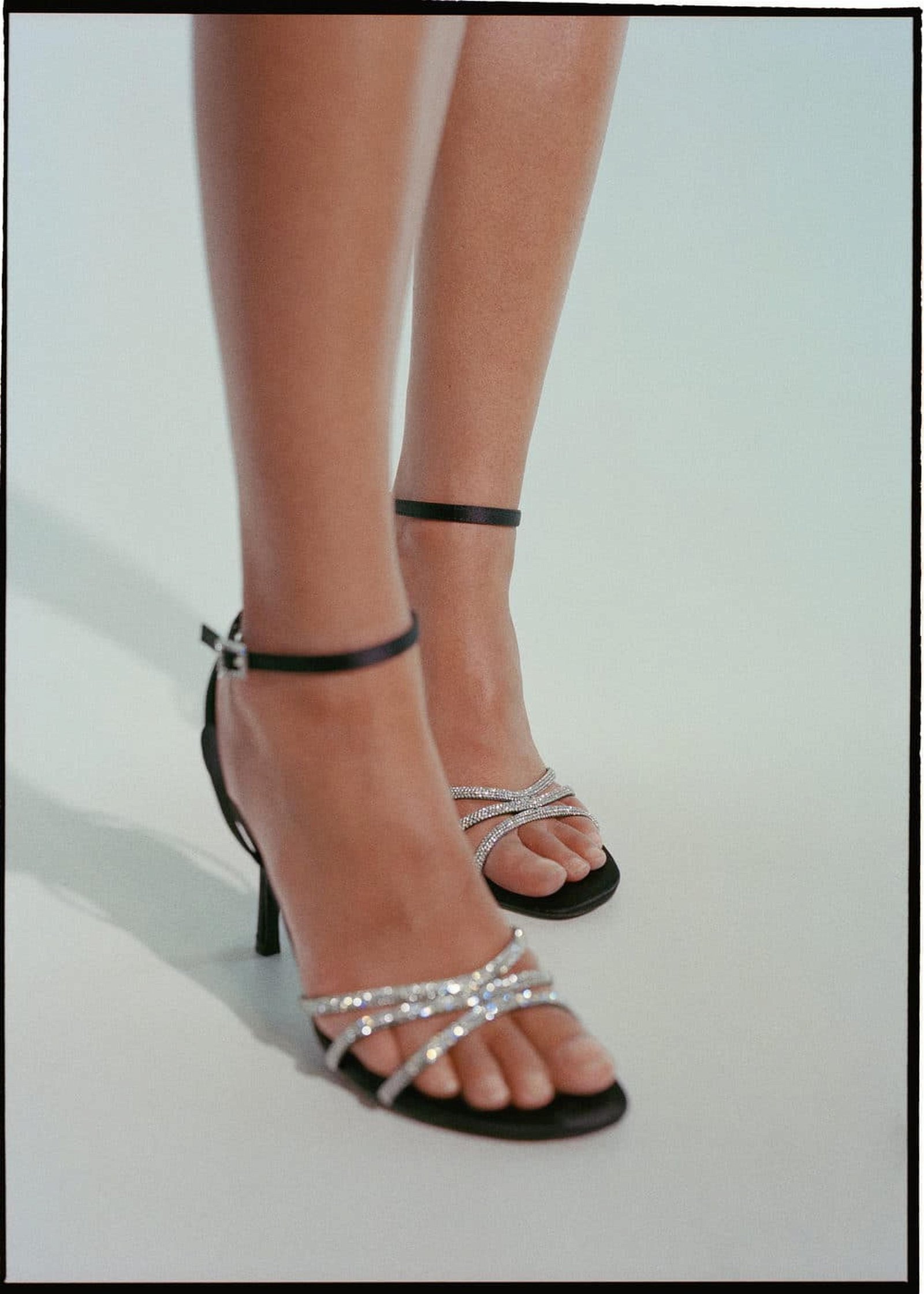 Mango Kadın Strass Bantlı Topuklu Ayakkabı Siyah