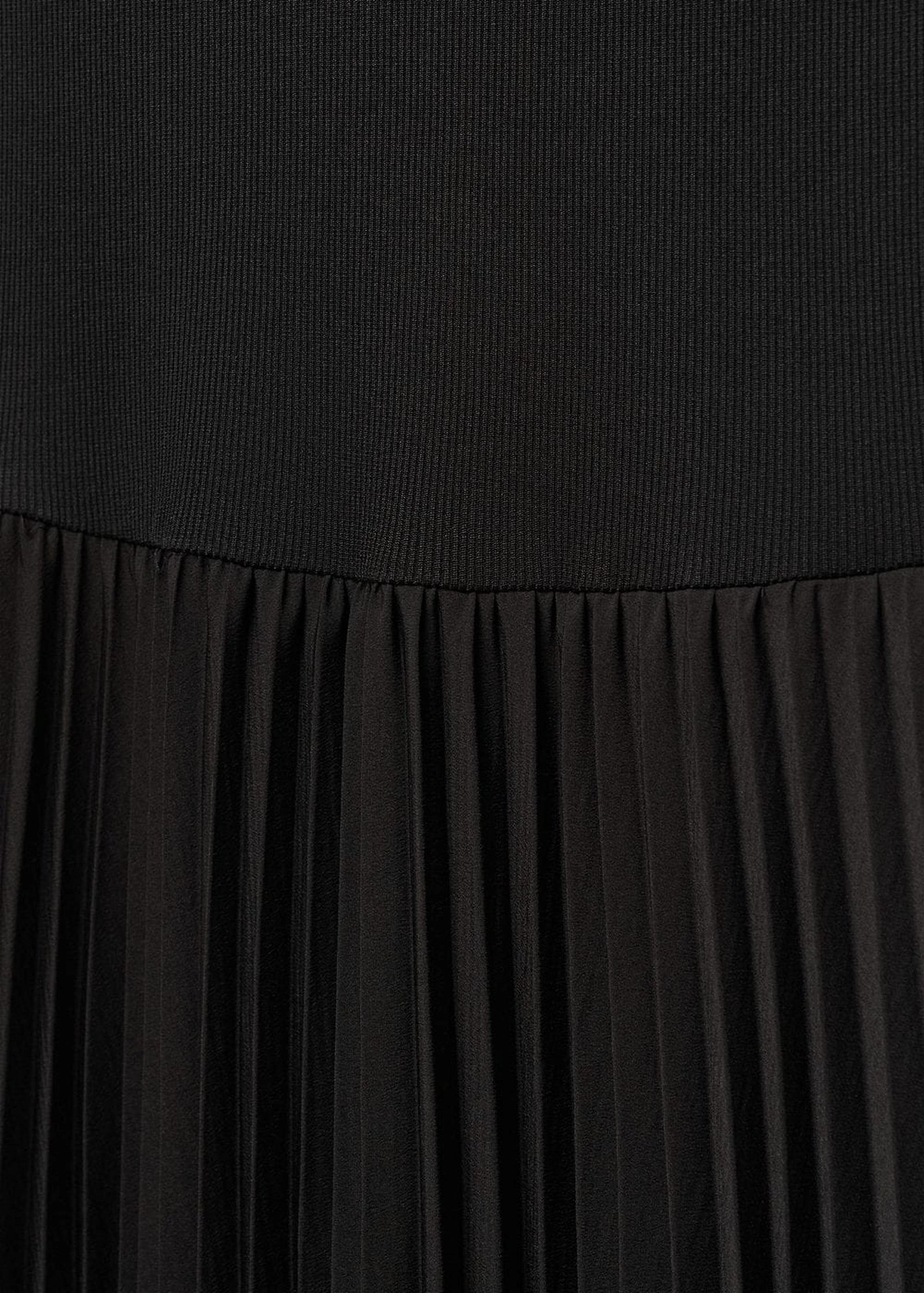 Mango Kadın Etek Ucu Pilili Elbise Siyah