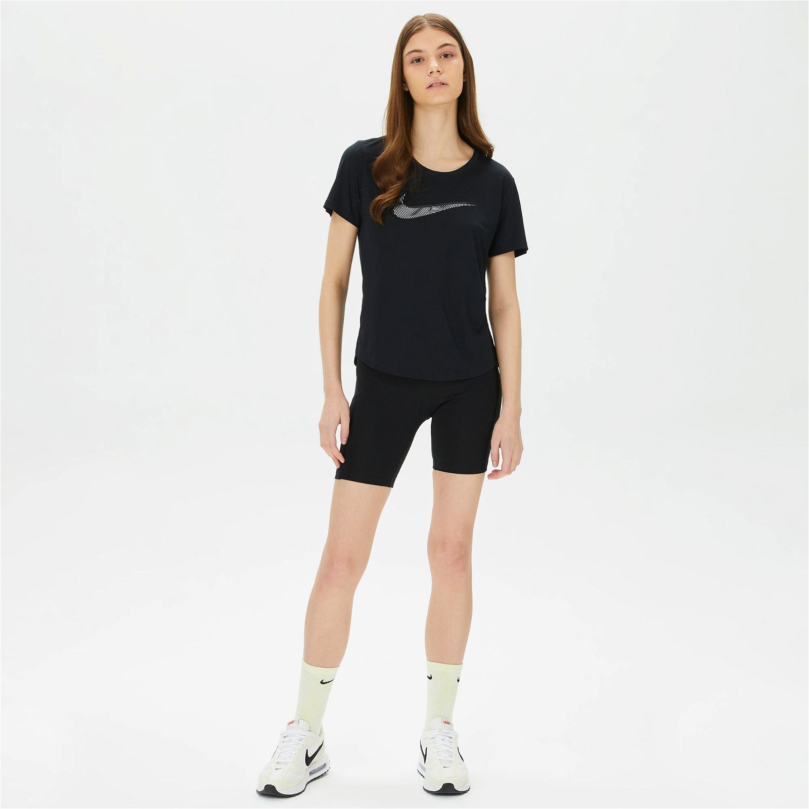 Nike Dri-FIT Swoosh Kadın Siyah T-Shirt