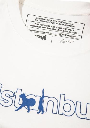  Mavi Kedi İstanbul Baskılı Beyaz Tişört Slim Fit / Dar Kesim 1612110-70057