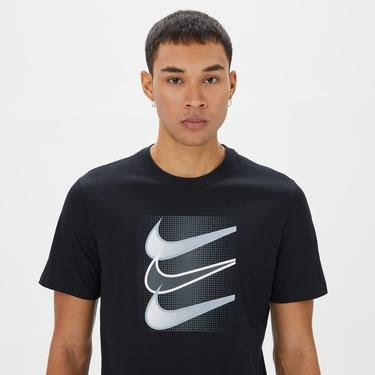  Nike Sportswear Swoosh Erkek Siyah T-Shirt
