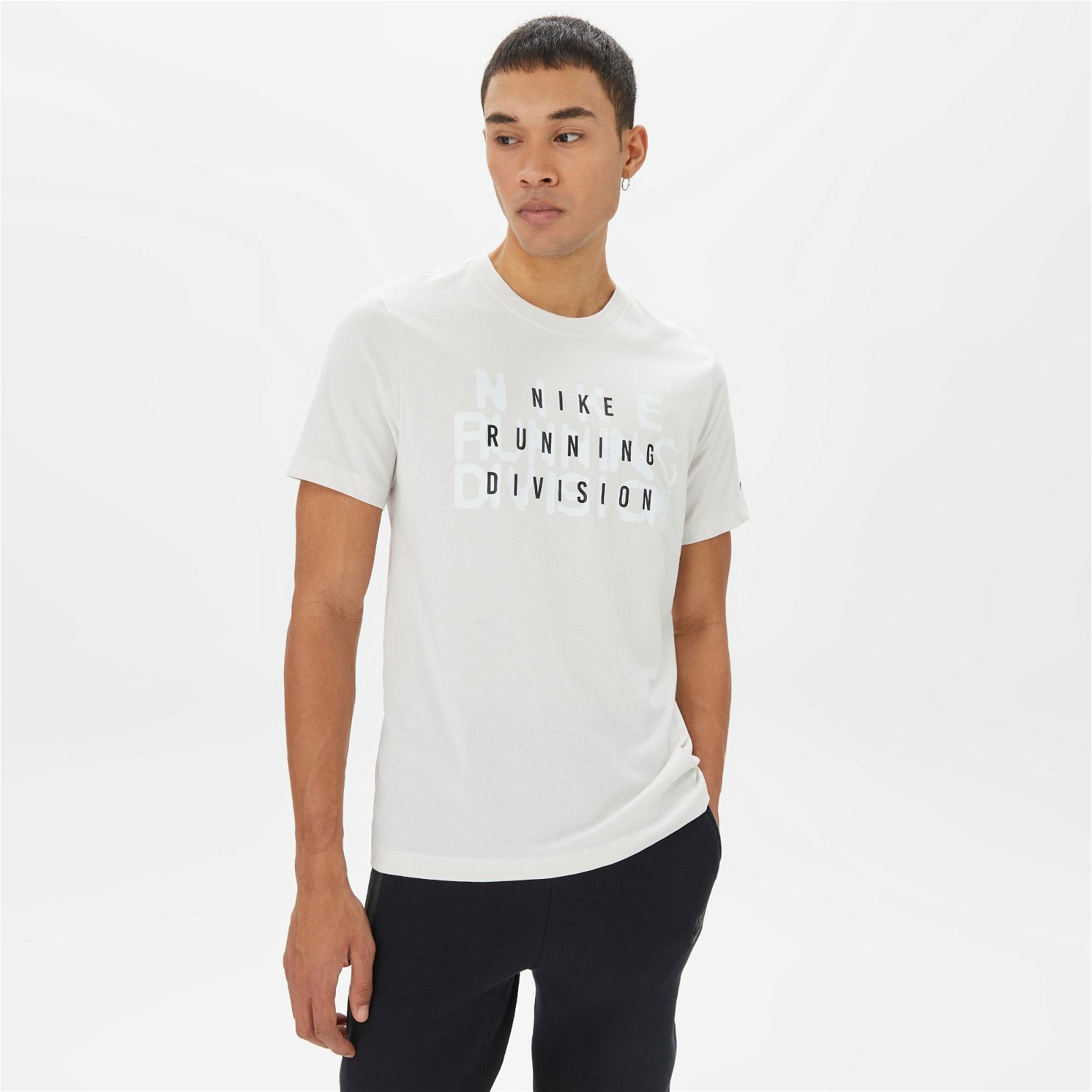 Nike Dri-FIT Run Division Erkek Kırık Beyaz T-Shirt
