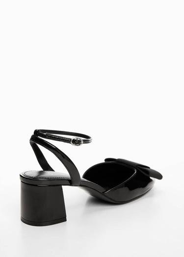  Mango Kadın Bağ Detaylı Rugan Görünümlü Ayakkabı Siyah