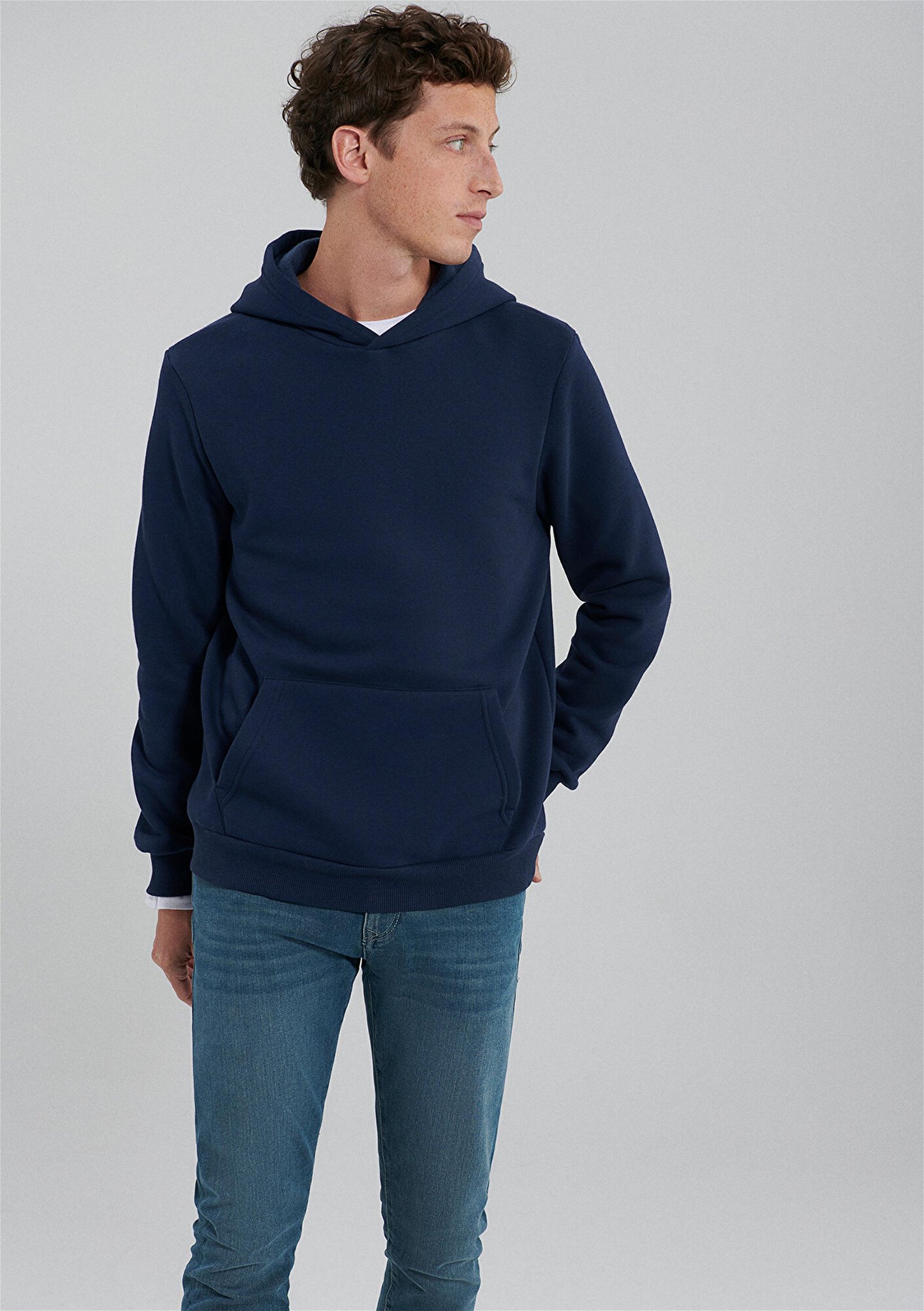 Mavi Kapüşonlu Lacivert Basic Sweatshirt 0610937-82318