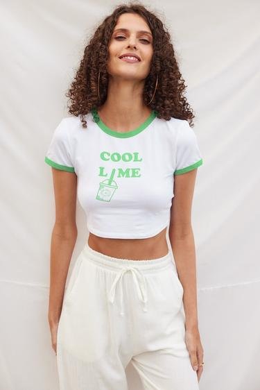  Vatkalı Kadın Desenli Crop T-Shirt Yeşil