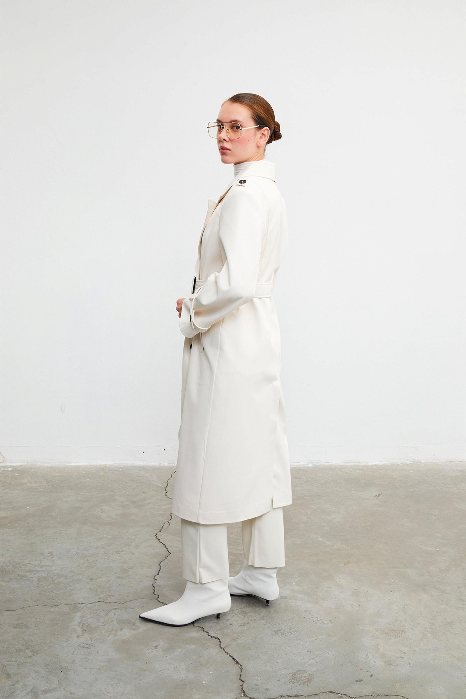 Vatkalı Kadın Suni Deri Trençkot - Premium Collection Beyaz