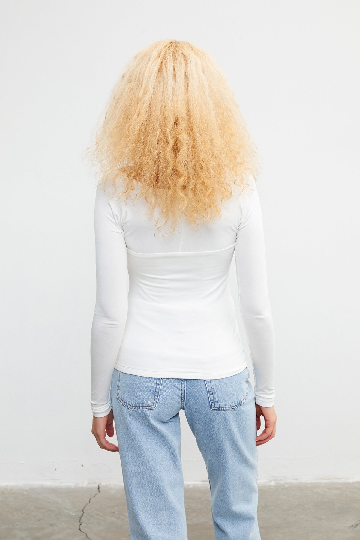  Vatkalı Kadın Kare Yaka Top - Limited Edition Beyaz