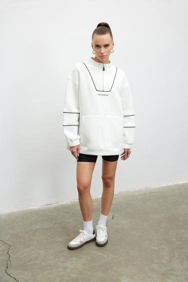  Vatkalı Kadın Kontrast Biyeli Oversize Sweatshirt Beyaz