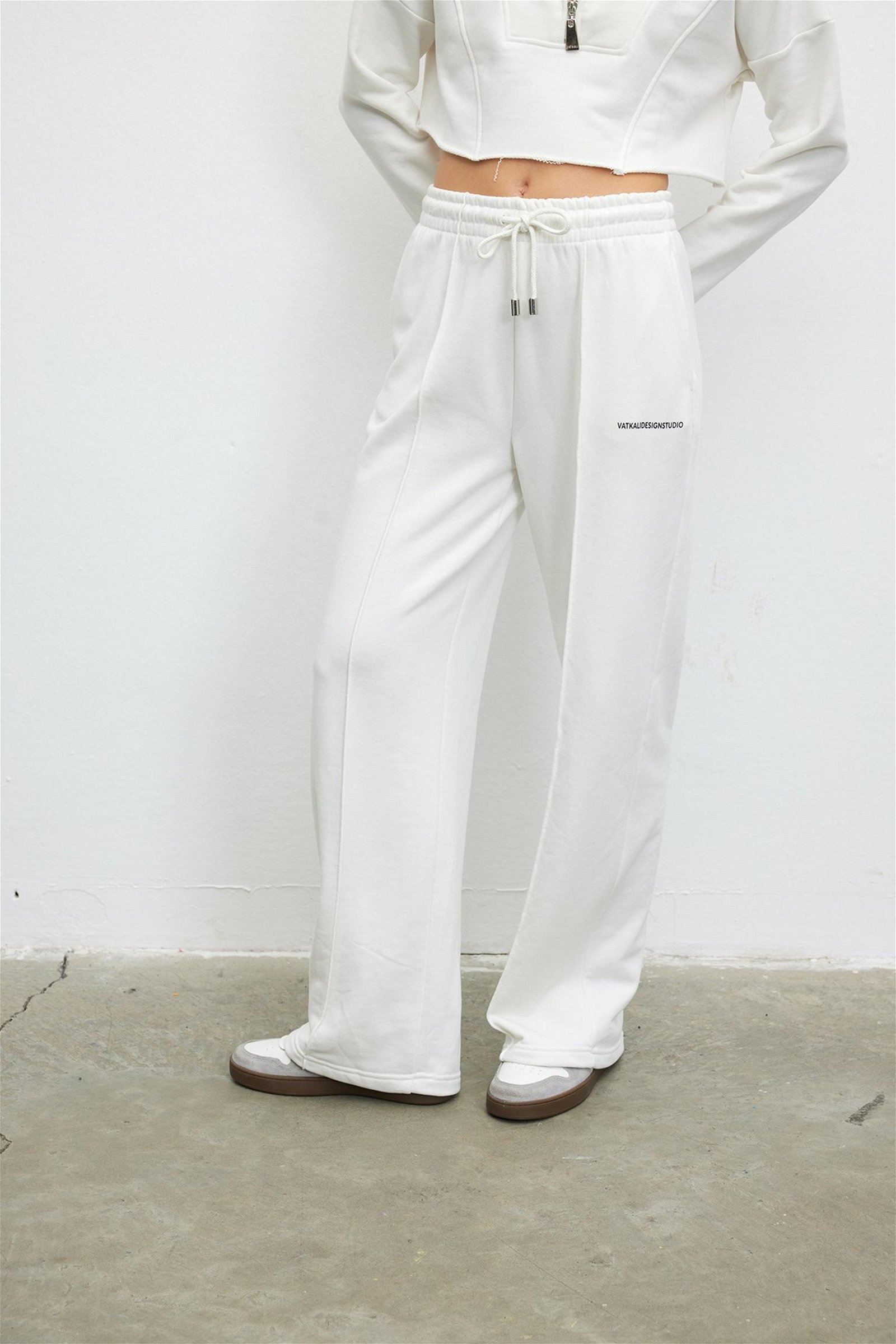 Vatkalı Kadın Bağcıklı Pamuklu Jogger Pantolon Beyaz