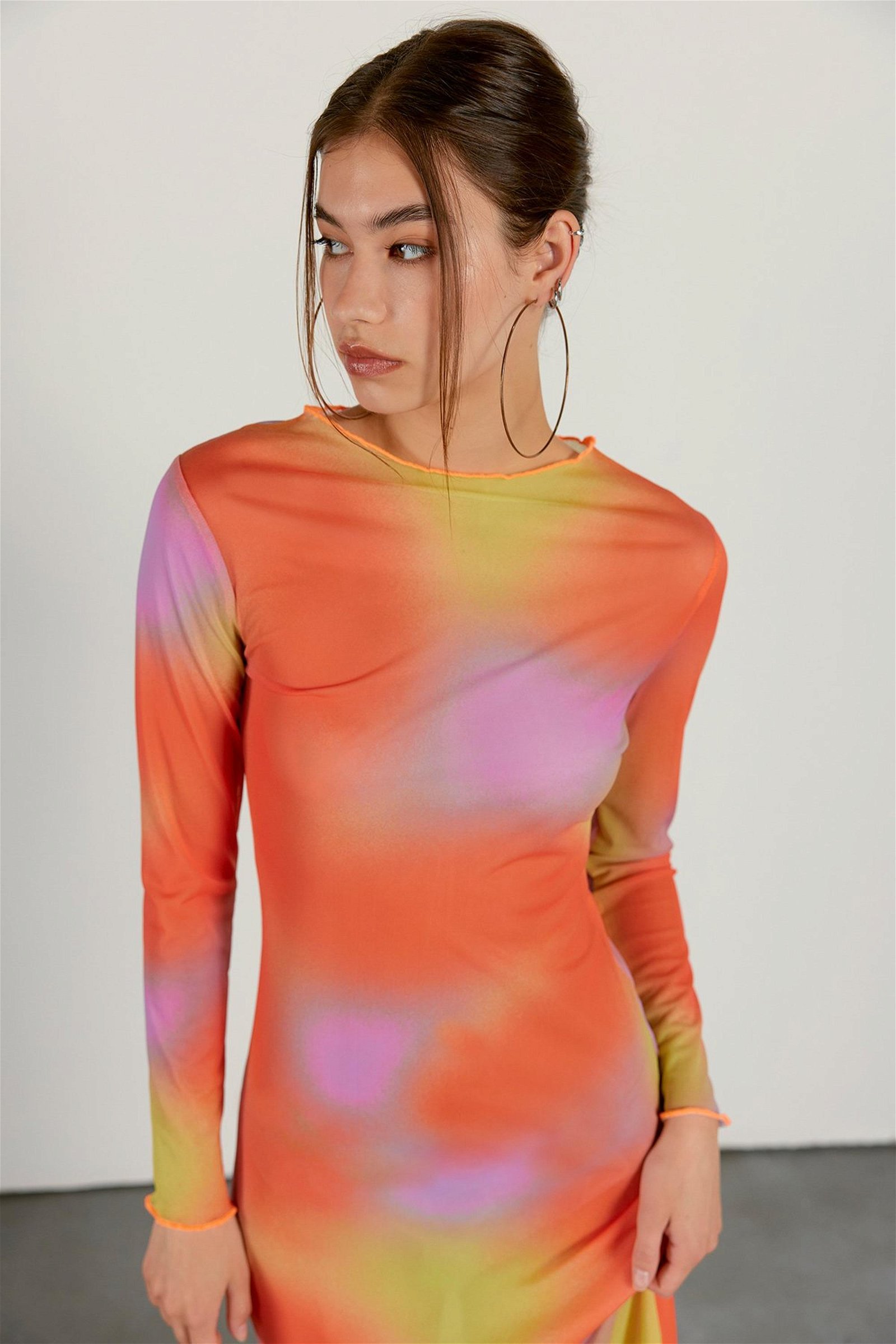 Vatkalı Kadın Desenli Transparan Tül Elbise Metalik