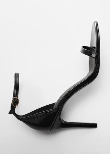  Mango Kadın Rugan Görünümlü Topuklu Sandalet Siyah