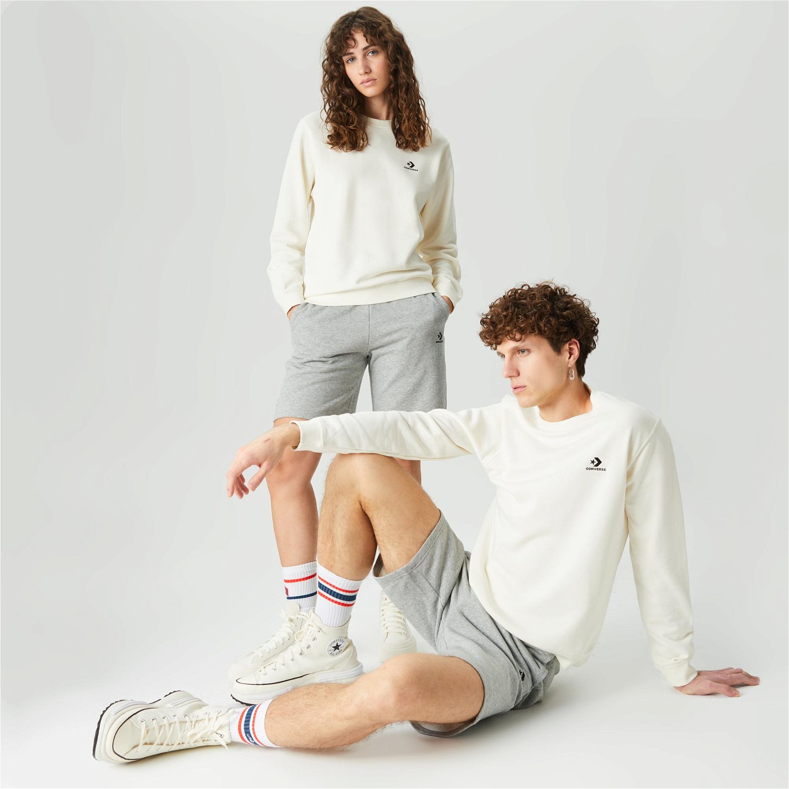 Converse Go-To Embroidered Star Chevron Standard Fit Crew Unisex Beyaz Sweatshirt