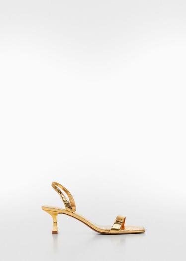  Mango Kadın Yılan Derisi Desenli Metalik Sandalet Altın Sarısı