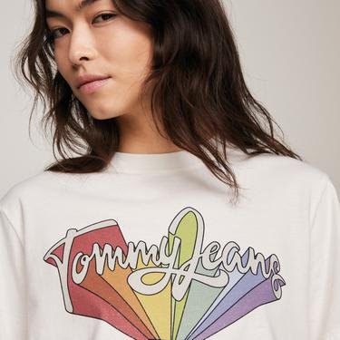  Tommy Jeans Rainbow Flag Kadın Beyaz T-Shirt