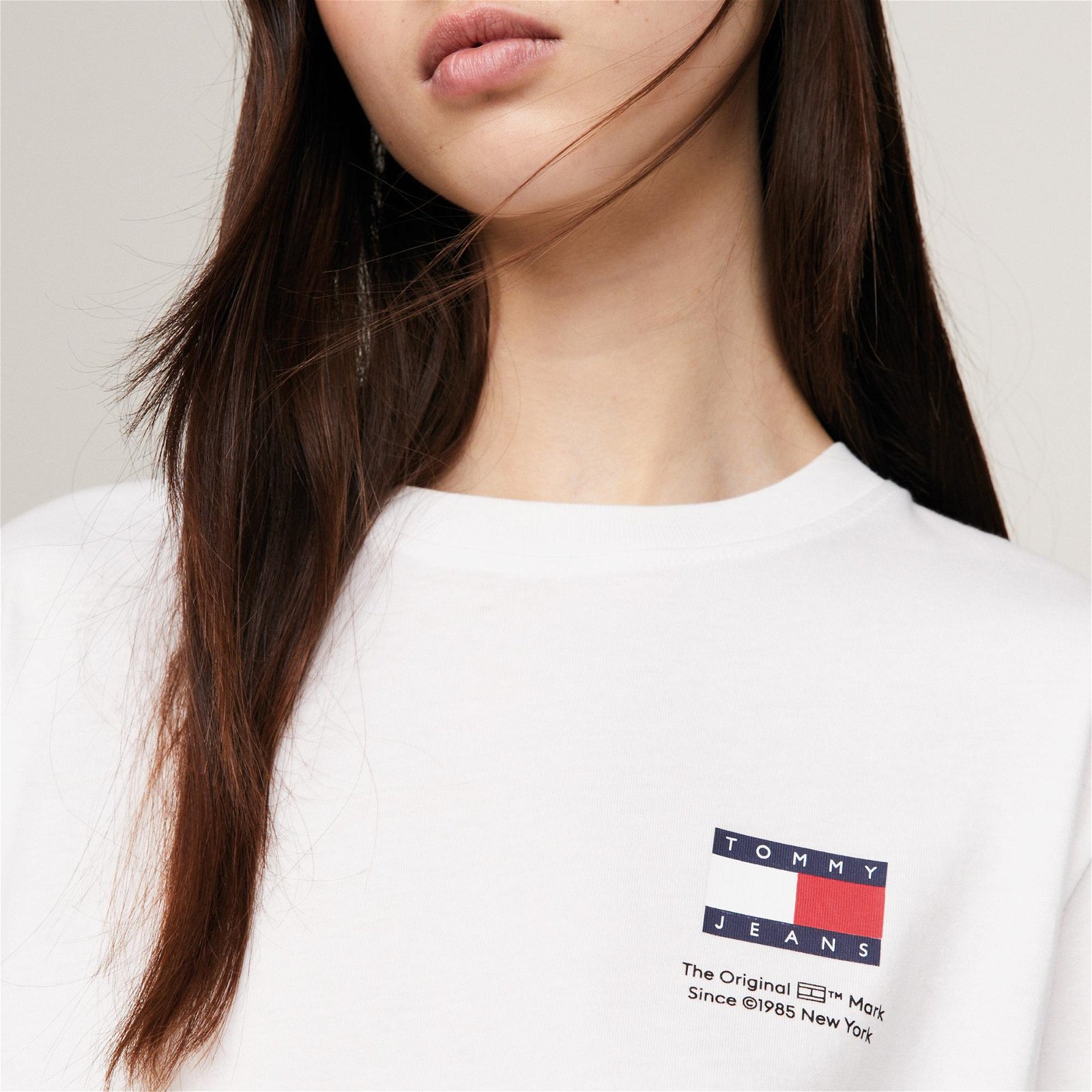 Tommy Jeans Graphic Flag Kadın Beyaz T-Shirt
