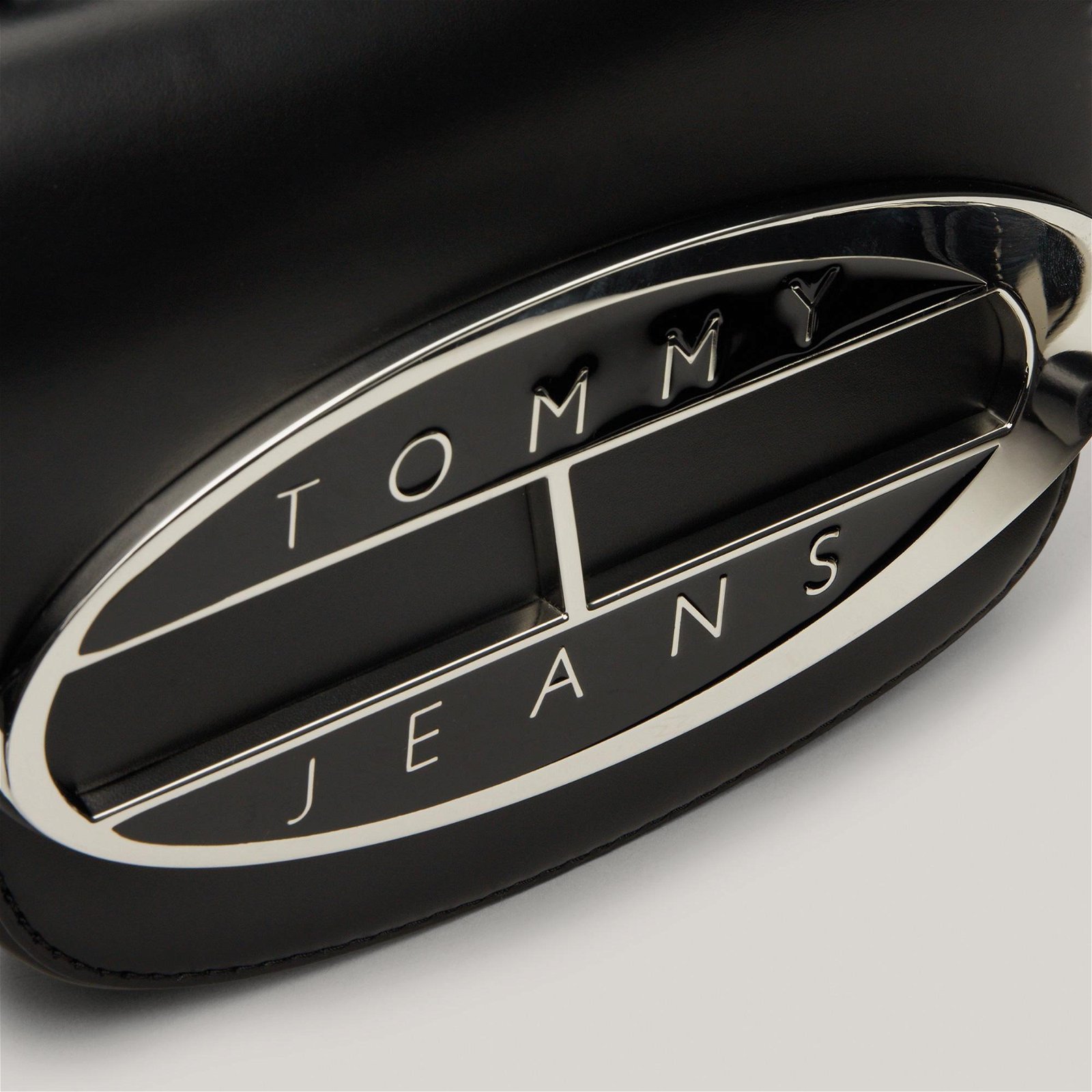 Tommy Jeans Origin Kadın Siyah Omuz Çantası