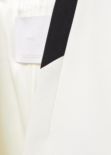  Mango Kadın Kontrast Süslemeli Blazer Ceket Beyaz