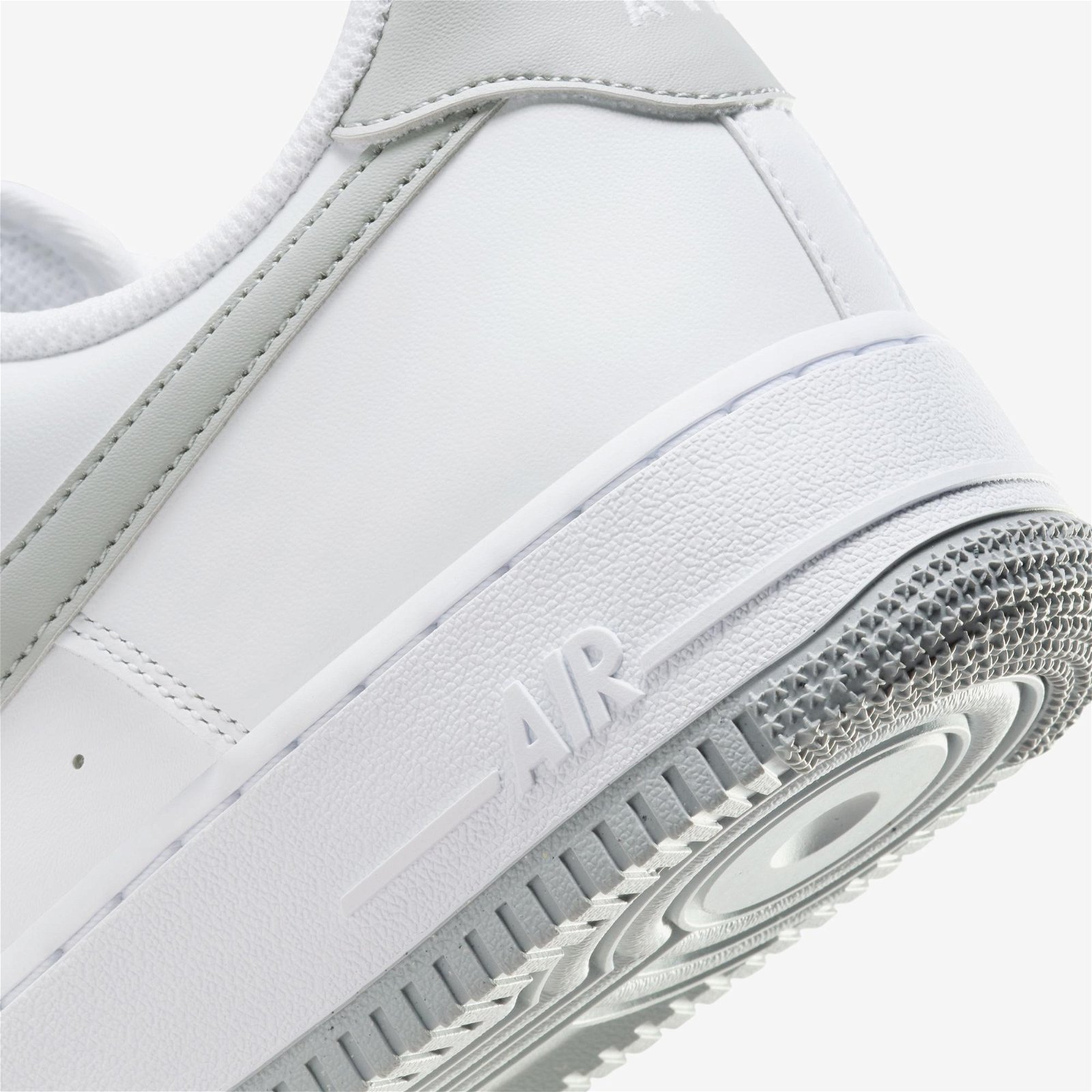 Nike Air Force 1 '07 Erkek Beyaz Spor Ayakkabı